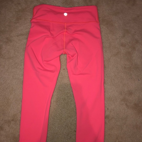 ★★ LULU LEMON LEGGINGS ★★ - Picture 4 of 4